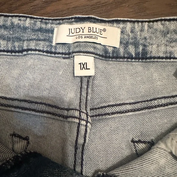 Judy Blue American Flag Denim Shorts - Picture 2 of 5